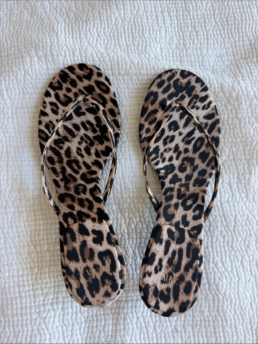 Zara Leopard Print Women’s Flip Flop Sandals size 39 / 8